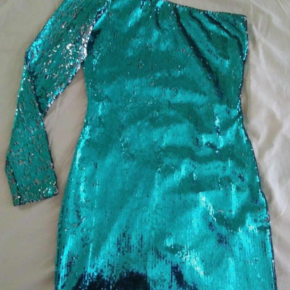 Sequin one-arm short dress